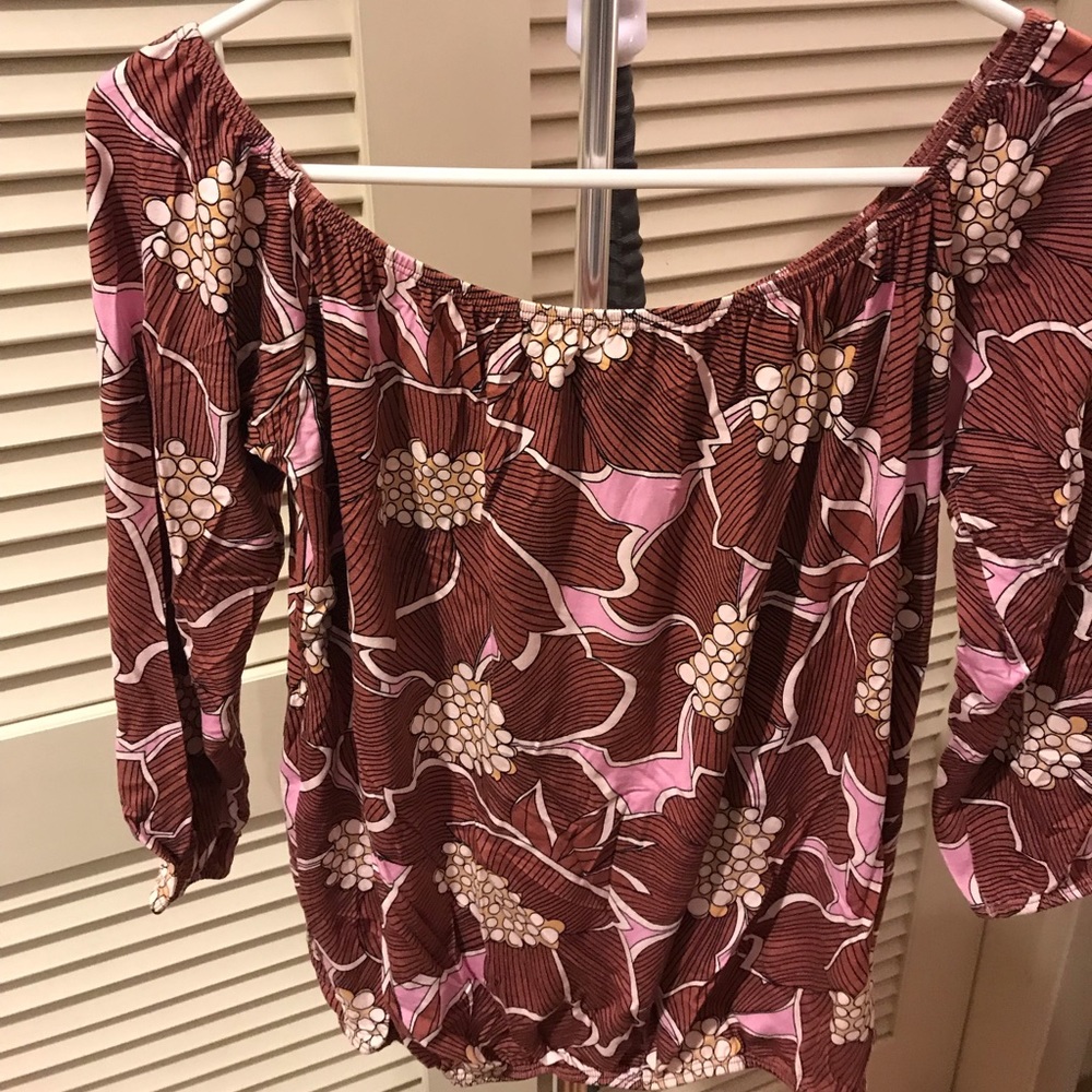 Ava Sky off shoulder top